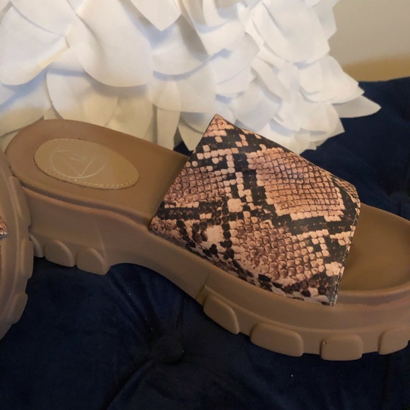 MISSGUIDED animal print sandals size 6 - Picture 5 of 10